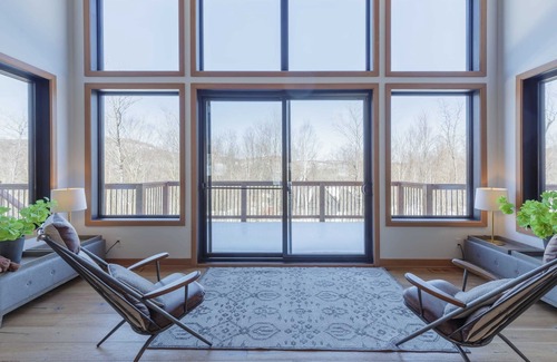 Morin Heights Ski Chalet | Black Bear /L’Ours Noir