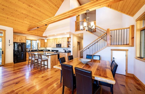 Black Butte Ranch House | Black Butte Ranch Glaze Meadow 141