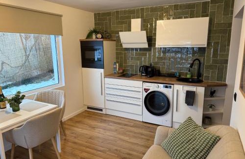 Dragijevo Apartment | Black Cat Apartment