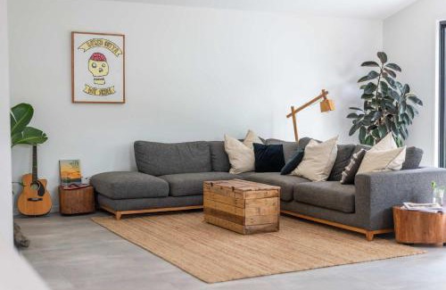 Wooloweyah House | Black Cockatoo - Oceanstays - Pet Friendly