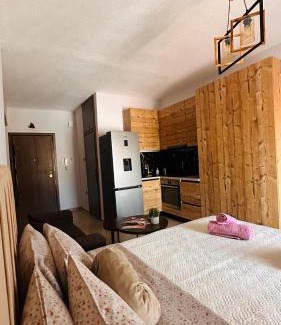 Drama Apartment | Black Flox AparTment