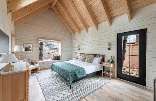 Mahone Bay Hotel | Black Forest Cabins
