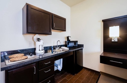 Stanley Hotel | Black Gold Suites Stanley