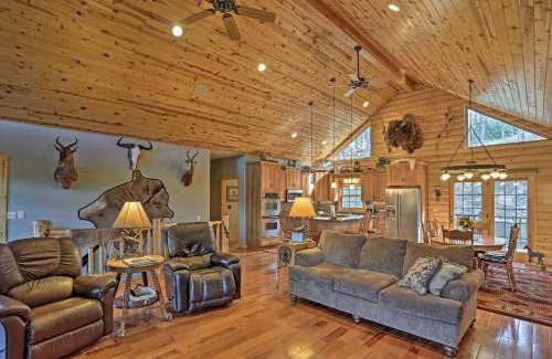 Custer House | Black Hills Cabin Hot Tub, Fishing Pond and Deck