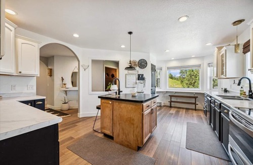Spearfish House | Black Hills Family Getaway with Game Room for 18!