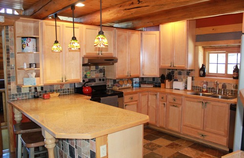 Hill City Cabin | Black Hills GETAWAY- Alpine Prairie Lodge- Beautiful Log Cabin on 8 acres.