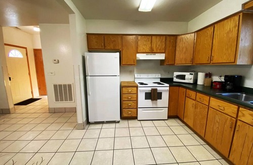 Keystone House | Black Hills Haven | The Summit Lodge – Units 1 & 2 · 4BR Vensérra Retreat near Mount Rushmore