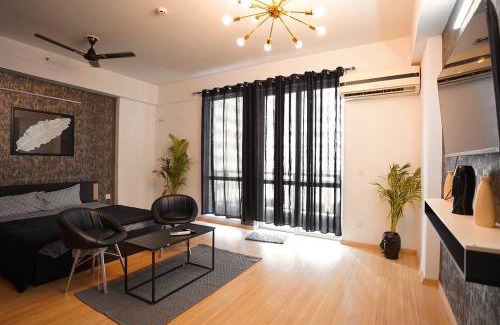 Gomti Nagar Apartment | Black pearl sp DLF My Pad