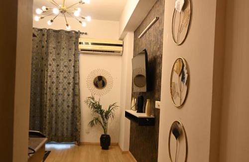 Gomti Nagar Apartment | Black pearl sp DLF My Pad