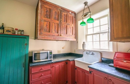 Milton House | Black Walnut Tree Farm: Farmhouse on 50 Acres