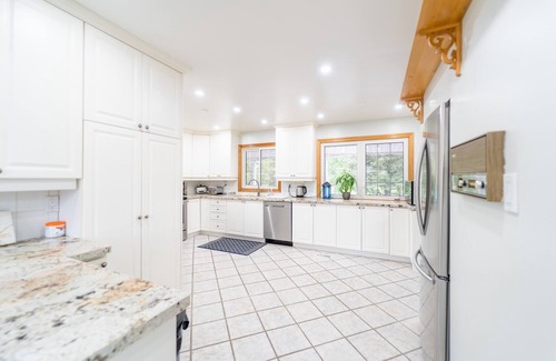 East Gwillimbury Villa | Black Water Golf Villa, Jackson's Point Harbour is 10 min drive
