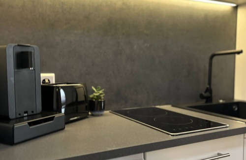 Bielefeld Condo | Black%Yellow Designer Apartment Bielefeld