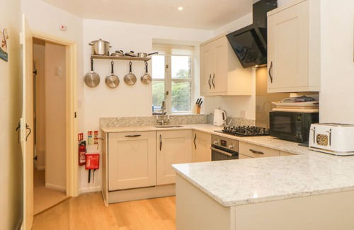 Chillington Cottage | BLACKBERRY COTTAGE, pet friendly, with a garden in Slapton