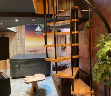 Theux House | Blackroom