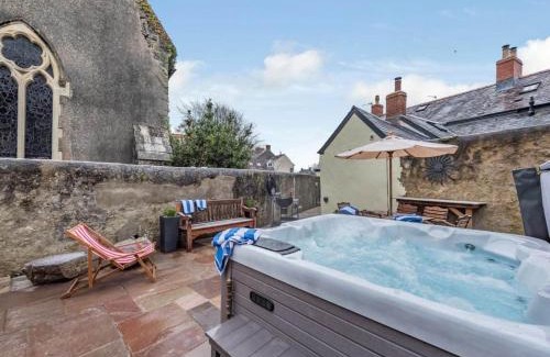 Pembroke House | Blacksmiths Cottage