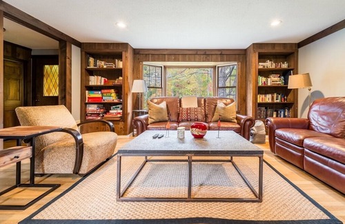 Woodbury House | BlackWoods Old Country Home