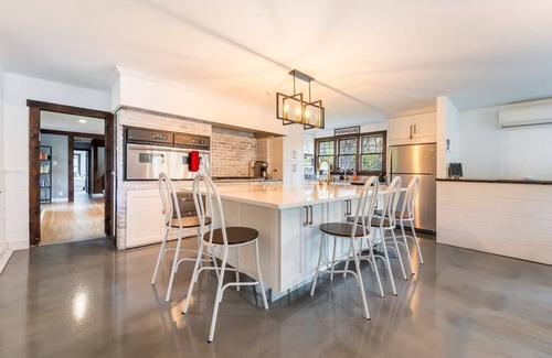 Woodbury House | BlackWoods Old Country Home