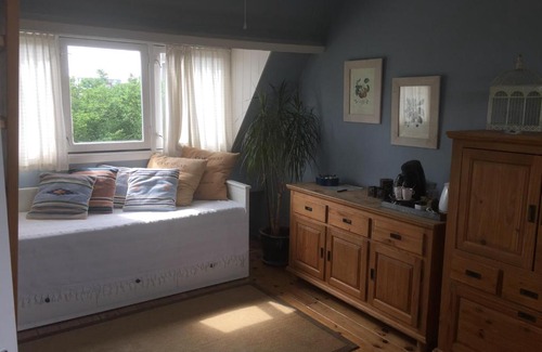 Hoofddorppleinbuurt Bed & Breakfast | Blaine's: A B&B and private dining....
