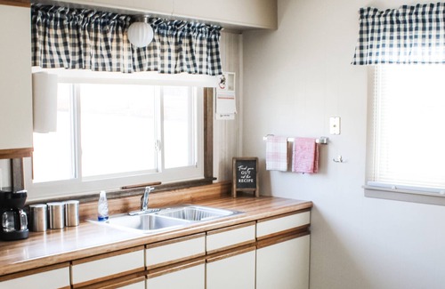 Ellsworth House | Blake Street Bungalow