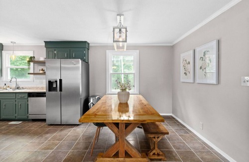 Clarksville House | Blakemore House | Sleeps 7+ | Pet-Friendly Big Yard Near Fort Campbell & Downtown