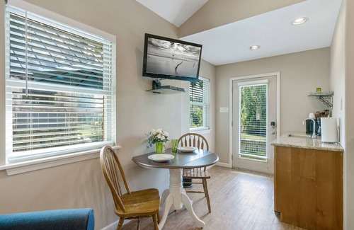 Blanco Cottage | Blanco Riverside Cottages & RV