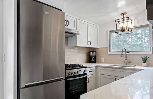 Spring Lake House | Blandford Bungalow - Walking Distance to Beach Access!