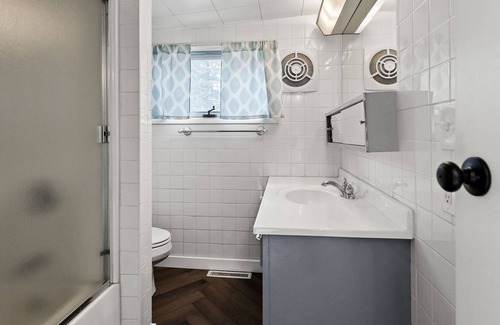 Spring Lake House | Blandford Bungalow - Walking Distance to Beach Access!