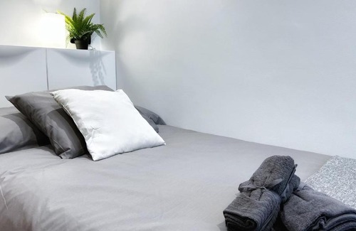 Deustuko San Pedro-Erribera Apartment | Blas de Otero, Vivienda Turística Reformada con Wifi