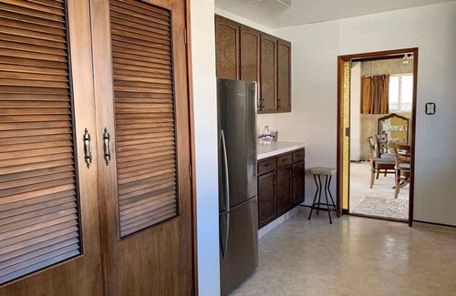 New Plymouth House | Blast on Hine - retro mid-century home with pool