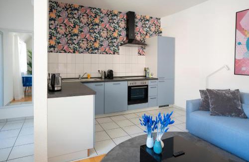 Ulm Apartment | Blauwal - W14, Zentral in Bahnhofsnähe, Balkon, Küche