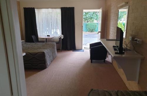Blayney Hotel | Blayney Central Motel
