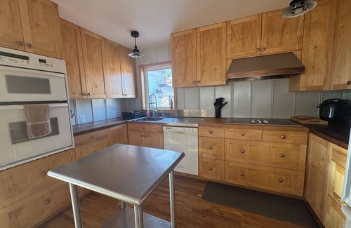 Granite Canon House | Blazing Star - 100-acre Ranch RetreatnPerfect House for Nature Lovers!n