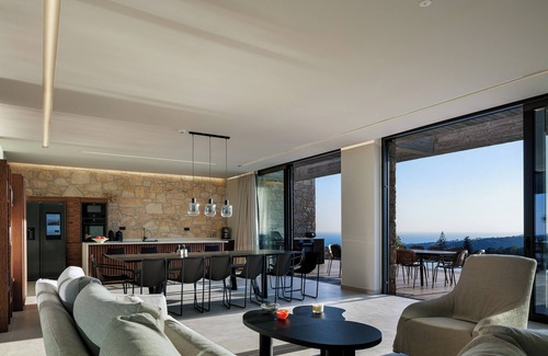 Gerani Villa | Blending Modern Architecture with the Calm of Nature: by etouri
