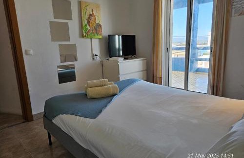 Praia de Faro House | Blife Ceriya private rooms at Faro beach