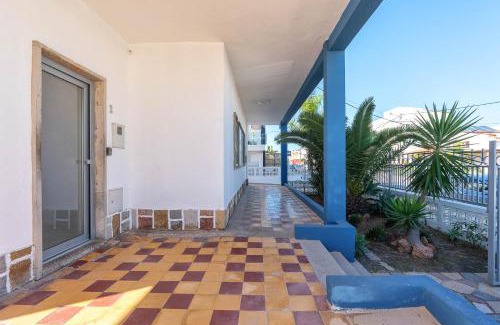 Praia de Faro House | BLife Riamya private rooms