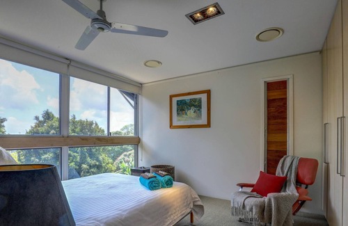 Montville House | Bliss On Boongala - A Modern, Spacious, Split Level Home With an Outlook to the Coast