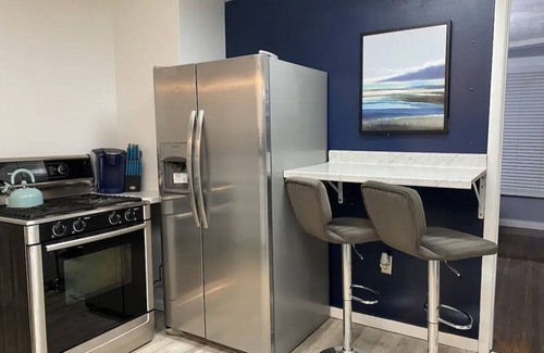 Rochester Apartment | 𝔹𝕝𝕚𝕤𝕤 𝕠𝕟 𝔹𝕣𝕠𝕠𝕜𝕤: 𝔸𝕚𝕣𝕡𝕠𝕣𝕥