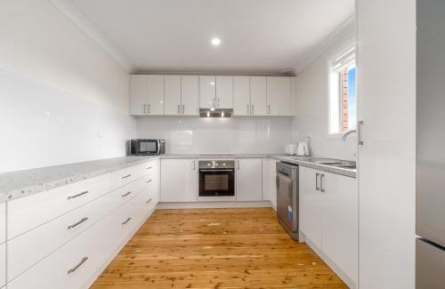 Blayney House | Blissful Blayney Home - Comfy Cosy and Sleeps 6
