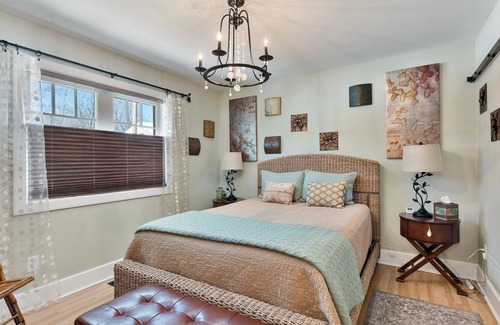 Oak Grove House | Blissful Getaway! Steps to shore, one level 2bd2ba