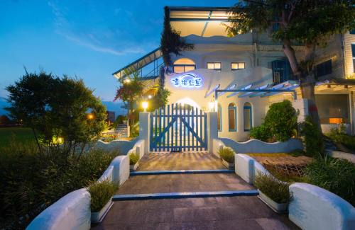 Zhuangwei House | Blissful Star