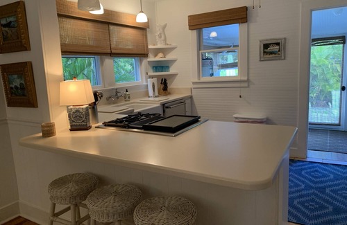 Boca Grande House | Blissfully Serene Palm Cottage In Town and 2 Blocks from Beach