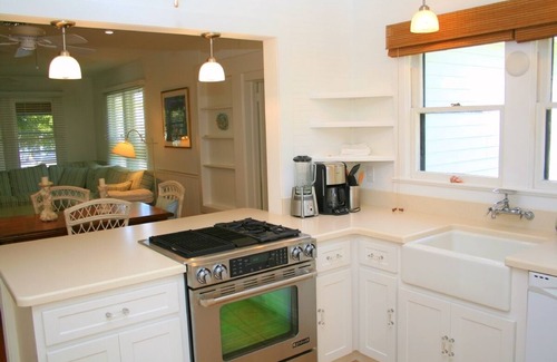 Boca Grande House | Blissfully Serene Palm Cottage In Town and 2 Blocks from Beach