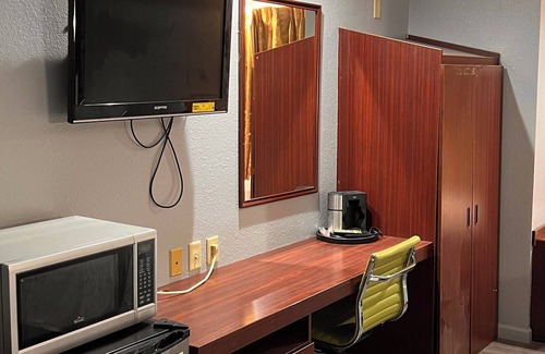 Northwood Hotel | BlissPoint Inn & Suites