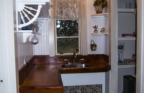 Comfort Cottage | Block Creek Guest House between Comfort & Fredericksburg