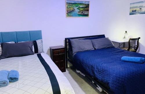 Smethwick Apartment | Bloom Court -Sleeps 6-Free Parking with Workspace & High-Speed WiFi
