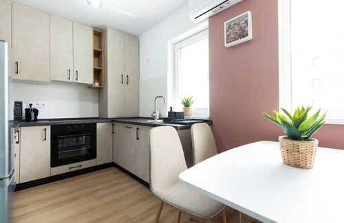 Baia Mare Apartment | Blooming Studio