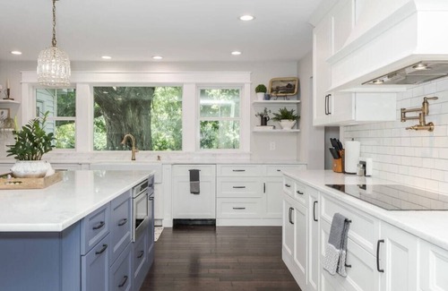 Lawndale House | Bloomington Escape | Luxury Stay for 16 Guests