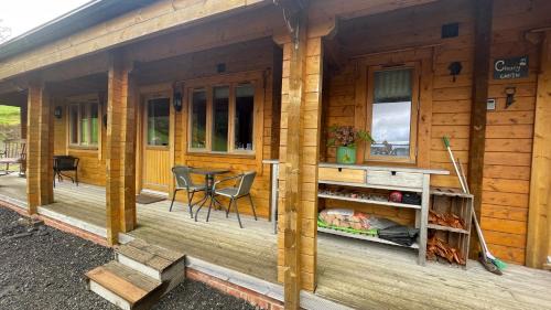 Welshpool Ski Chalet | Blossom Cabin - Little log Cabin in Wales