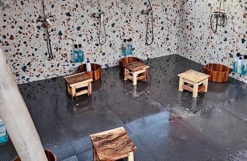Phaya Thai Hotel | Blu Cabin Ari Stylish Gay Poshtel