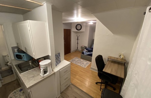Downtown Omaha Apartment | Blue#2: Cozy, private Midtown studio